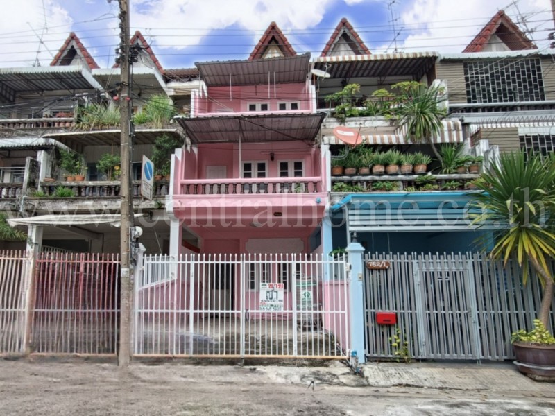 ทาวน์โฮม 3 ชั้น ลาดพร้าว 42/1 ใกล้รถไฟฟ้า MRT ลาดพร้าว