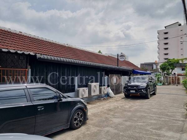 โฮมออฟฟิศชั้นเดียว ศรีนครินทร์ 42 ตรงข้ามซีคอนสแควร์ 