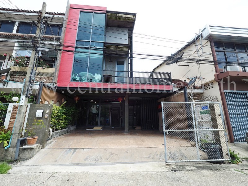 ทาวน์โฮม ทำโฮมออฟฟิศได้  ซอย สุขสวัสดิ์ 52/3 แต่งสวย