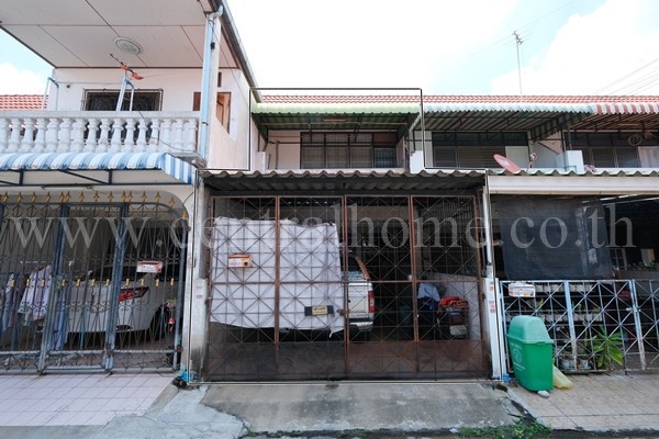 ทาวน์เฮ้าส์ หมู่บ้าน พระปิ่น 3 ติดถนน กาญจนาภิเษก นนทบุรี