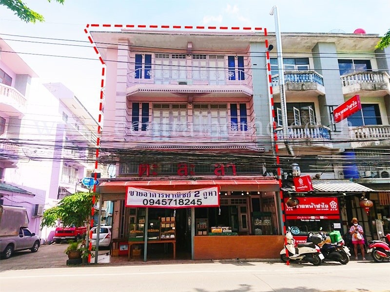 อาคารพาณิชย์ 2 คูหา 4 ชั้น หลังมุม ติดถนน สวนผัก ทำเลดี สภาพสวย